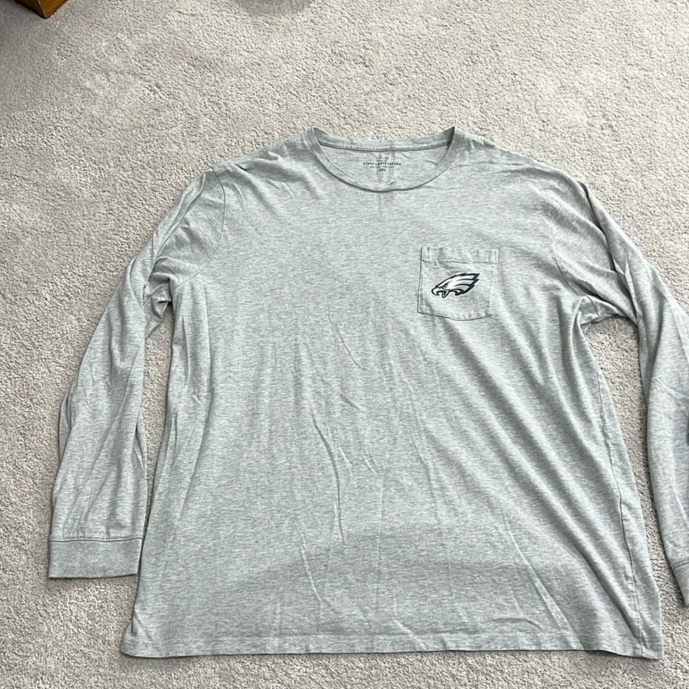 Gray men’s Vineyard Vines Philadelphia Eagles shirt